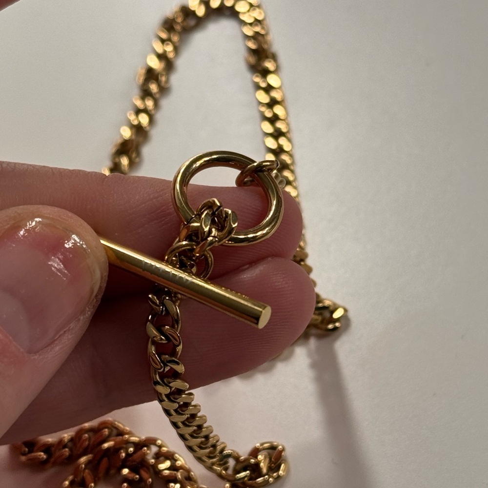 Elegant Gold Chain Necklace - Picture 2 of 4